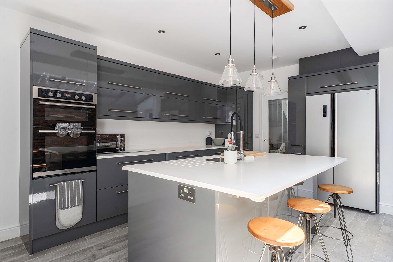 Montpelier Terrace, Mount Pleasant, Swansea, SA1 6JW